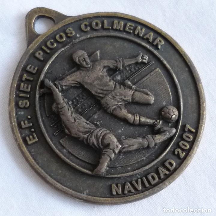 Sports collectibles: Medalla futbol E.F. Siete Picos Colmenar Viejo Navidad 2007