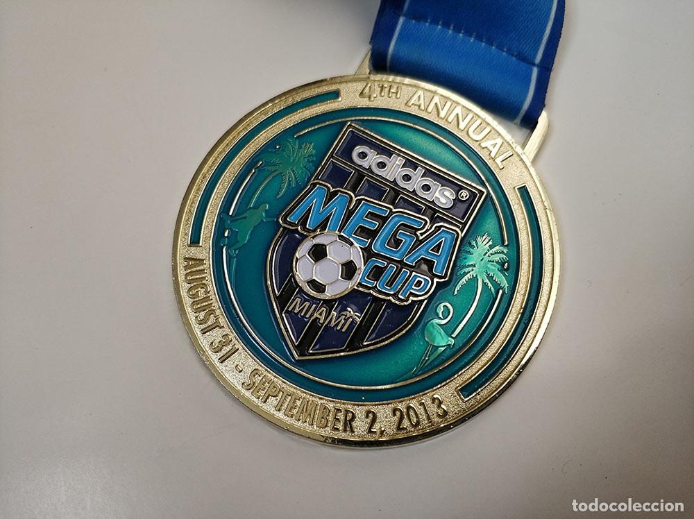 Coleccionismo deportivo: Bonita medalla futbol ADIDAS MEGA CUP MIAMI 2013 soccer