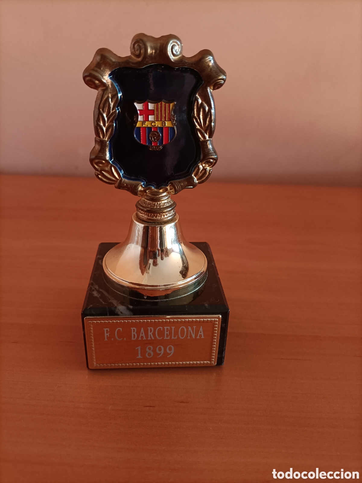 Collectionnisme sportif: Escudo conmemorativo del FC Barcelona