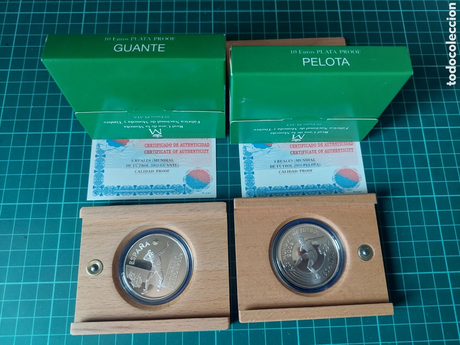 Coleccionismo deportivo: MUNDIAL F&Uacute;TBOL GUANTE Y OELITA DEPORTES ESPA&Ntilde;A 8 REALES 10 EUROS PROFF CERTIFICADO