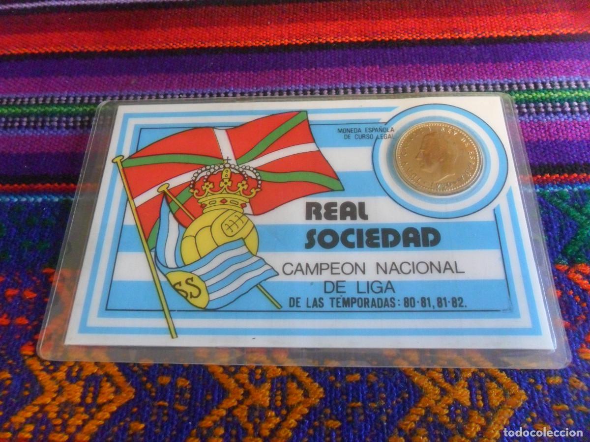 Sammelleidenschaft Sport: CARNET MONEDA 1 PESETA REAL SOCIEDAD SAN SEBASTI&Aacute;N CAMPE&Oacute;N LIGA 80 81 Y 81 82. PALMAR&Eacute;S ALINEACI&Oacute;N.