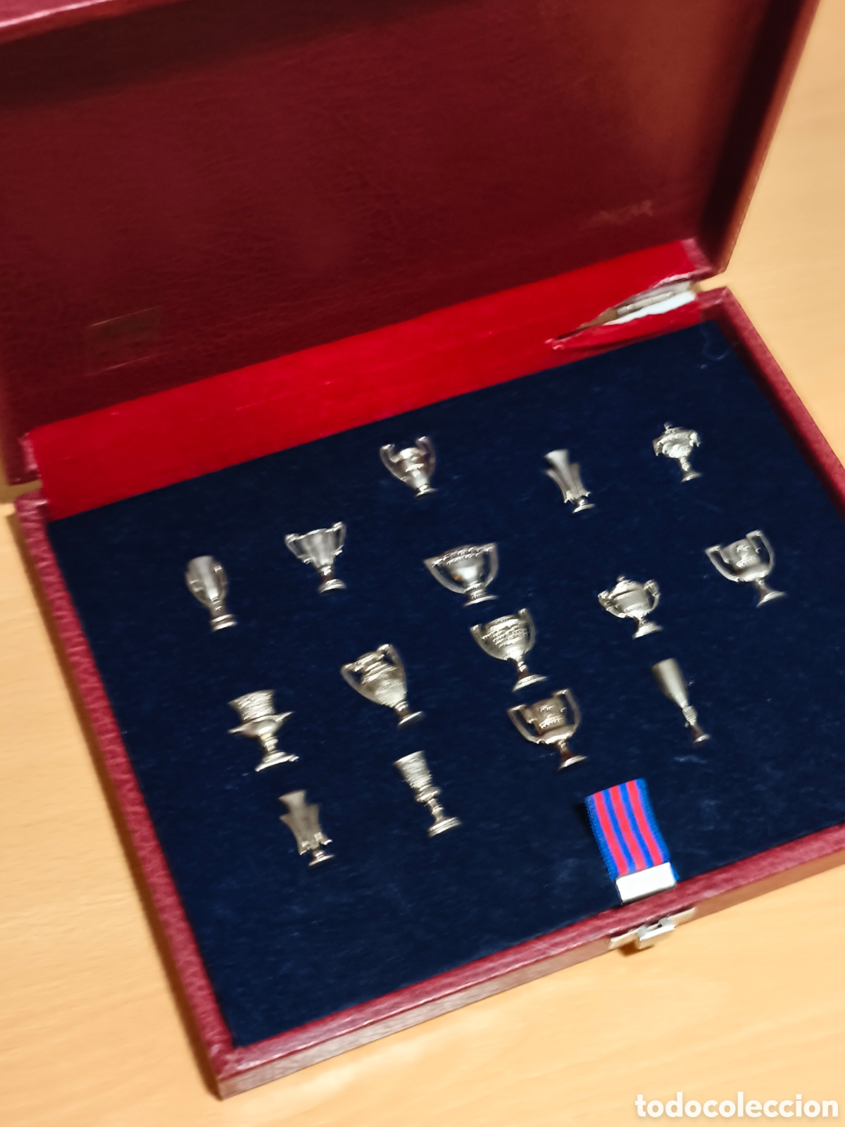 Coleccionismo deportivo: Miniaturas de Copas del Bar&ccedil;a - Foto 1