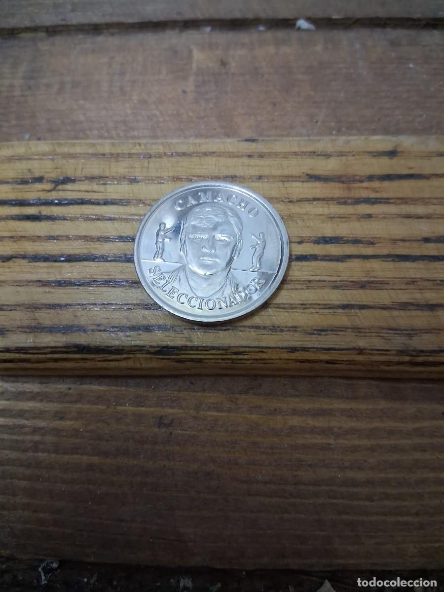 Collectionnisme sportif: COLECCION OFICIAL DE MEDALLA DE LA SELECCION ESPA&Ntilde;OLA de f&uacute;tbol a&ntilde;o 2000 CAMACHO SELECCIONADOR