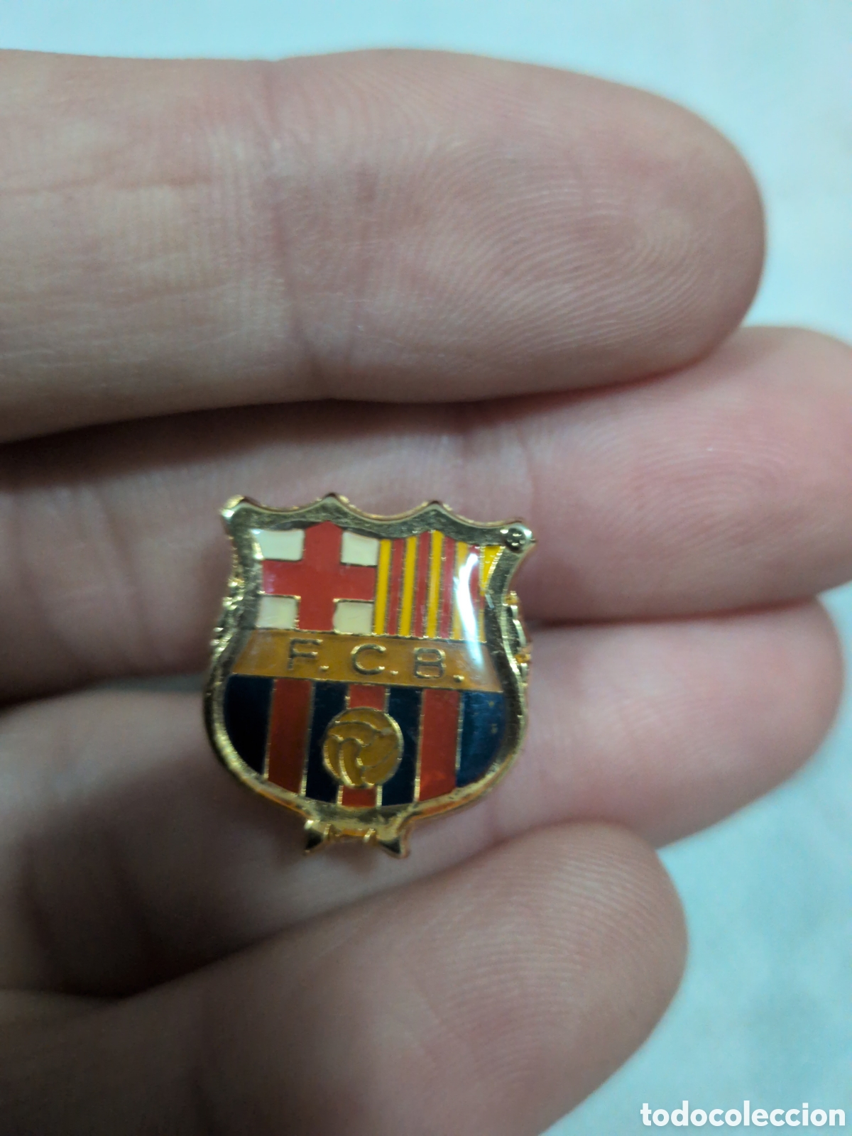 Colecionismo desportivo: Antigua insignia F.C. Barcelona.