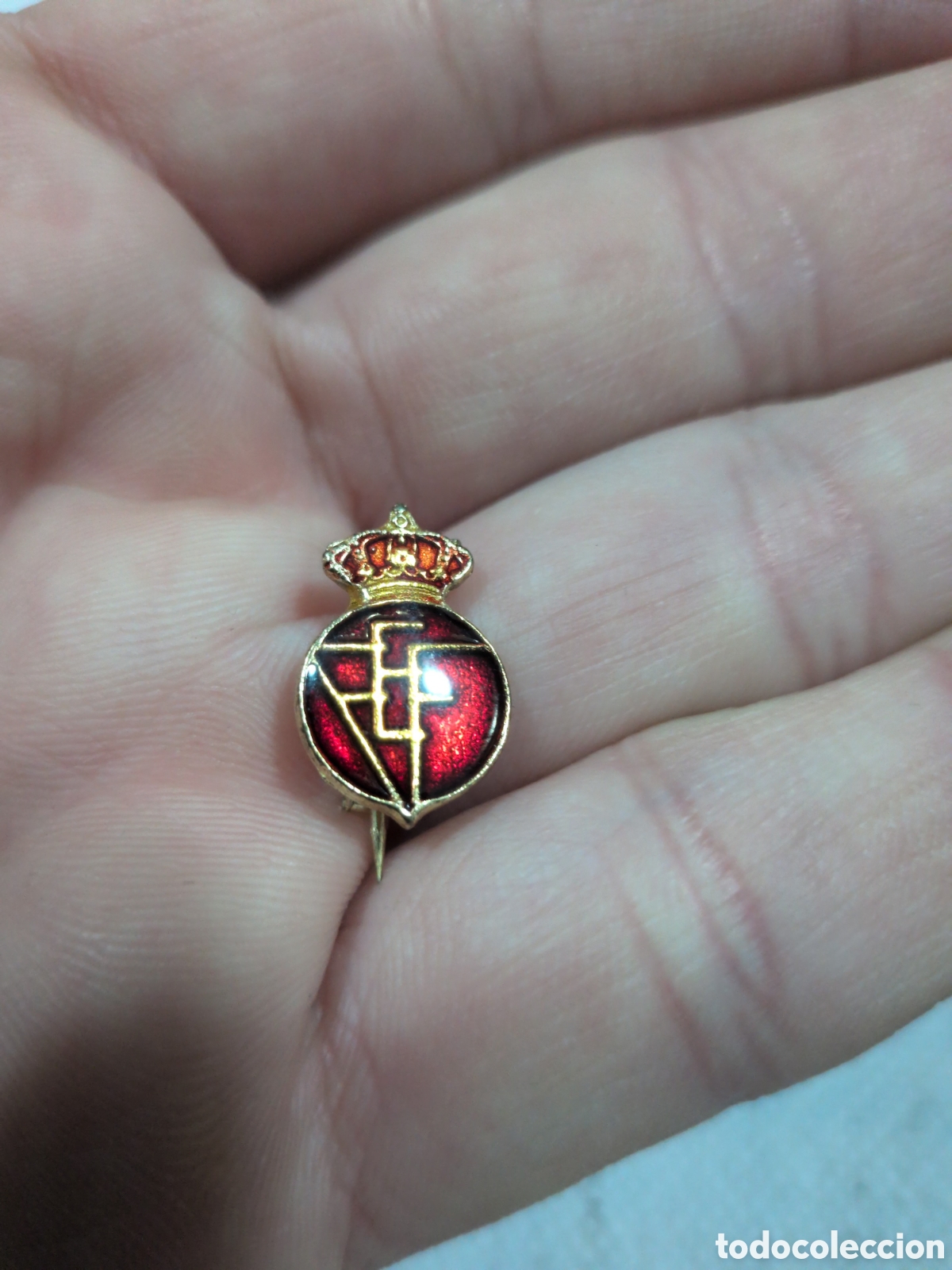 Colecionismo desportivo: Antigua insignia Federaci&oacute;n Espa&ntilde;ola de futbol