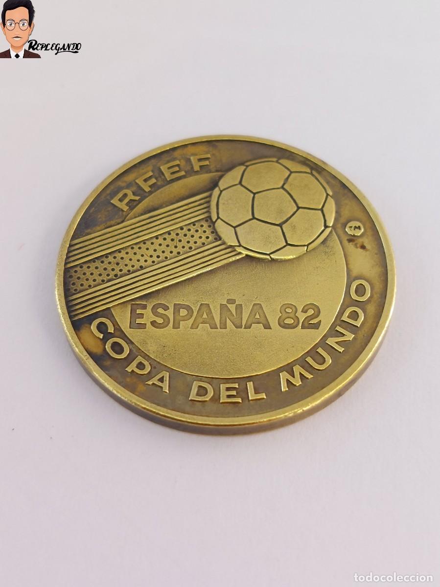 Coleccionismo deportivo: TOKEN MONEDA DANONE MUNDIAL ESPA&Ntilde;A 82 / RFEF / ALEMANIA CAMPE&Oacute;N 1954 1974 F&Uacute;TBOL COPA DEL MUNDO