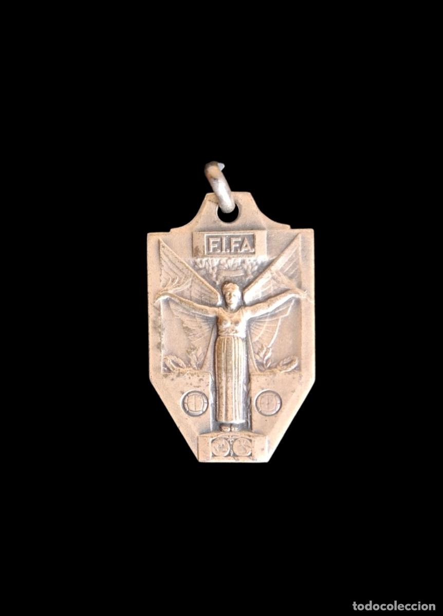 Coleccionismo deportivo: (F-260406)MEDALLA DE PLATA REPLICA? FIFA COUPE JULES RIMET WORLD CUP BRASIL 1950