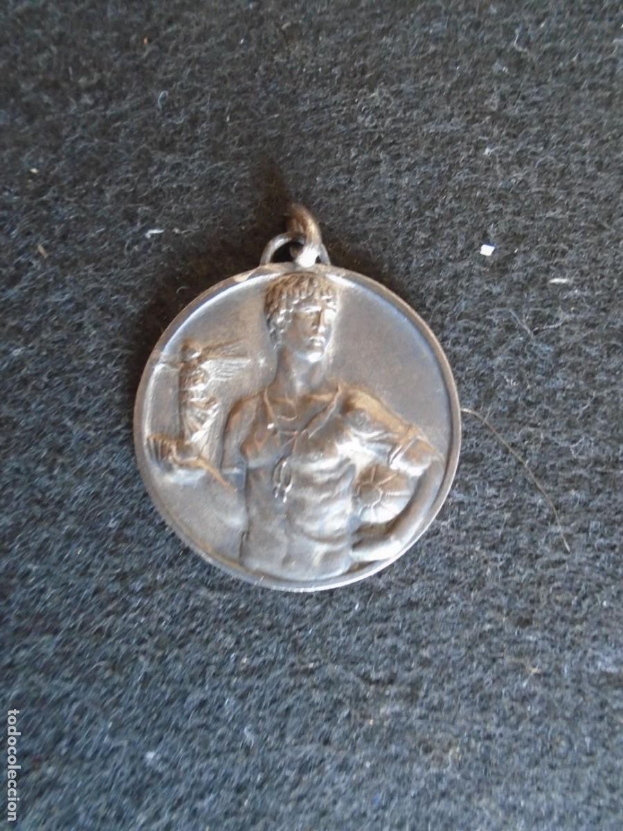 Coleccionismo deportivo: (F-260408)MEDALLA DE PLATA PE&Ntilde;A SOLERA A MARIANO GONZALVO COPA MUNDIAL 1950 (SELECCION)