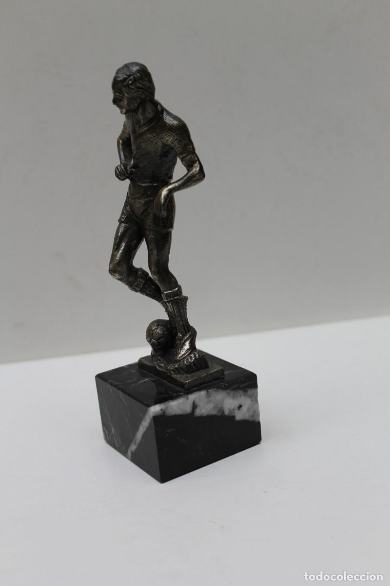 Coleccionismo deportivo: TROFEO DE FUTBO- FIGURA DE JUGADOR METALICA