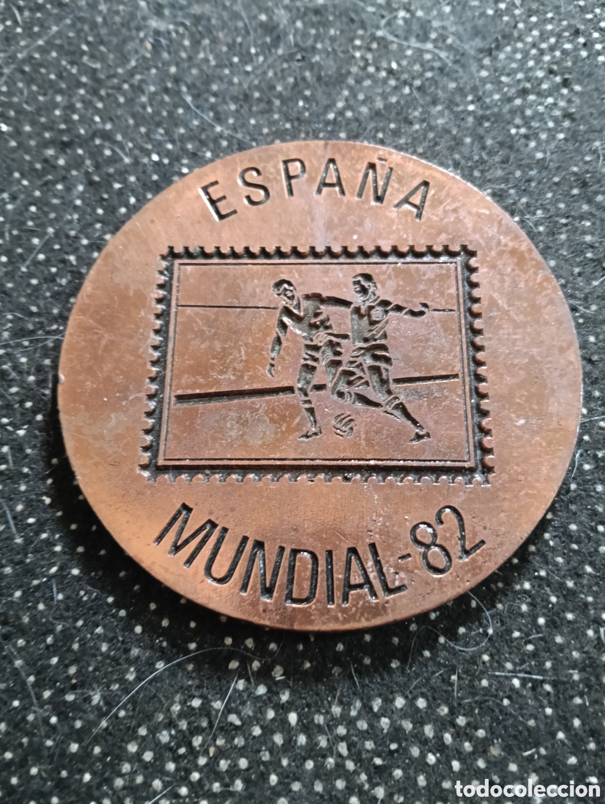 Colecionismo desportivo: Medalla del Mundial 82 en metal mide 8 cm