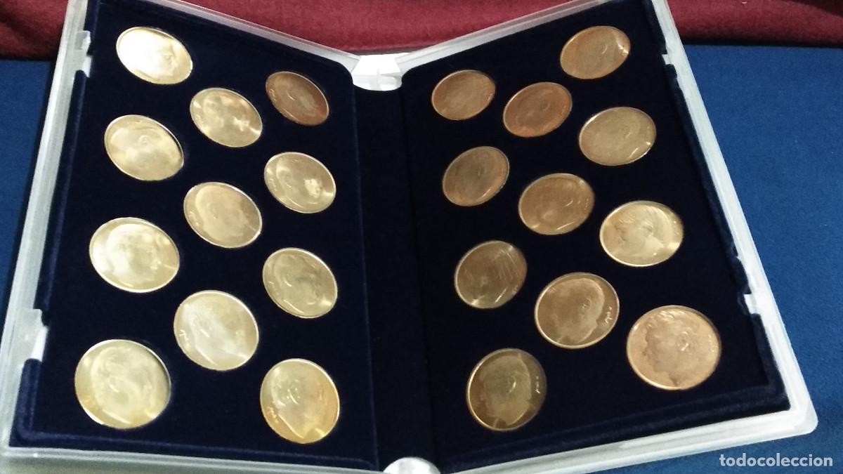 Sammelleidenschaft Sport: Valencia C. F. - 22 medallas de jugadores con su estuche COMPLETO - Liga 1995-1996, 95-96