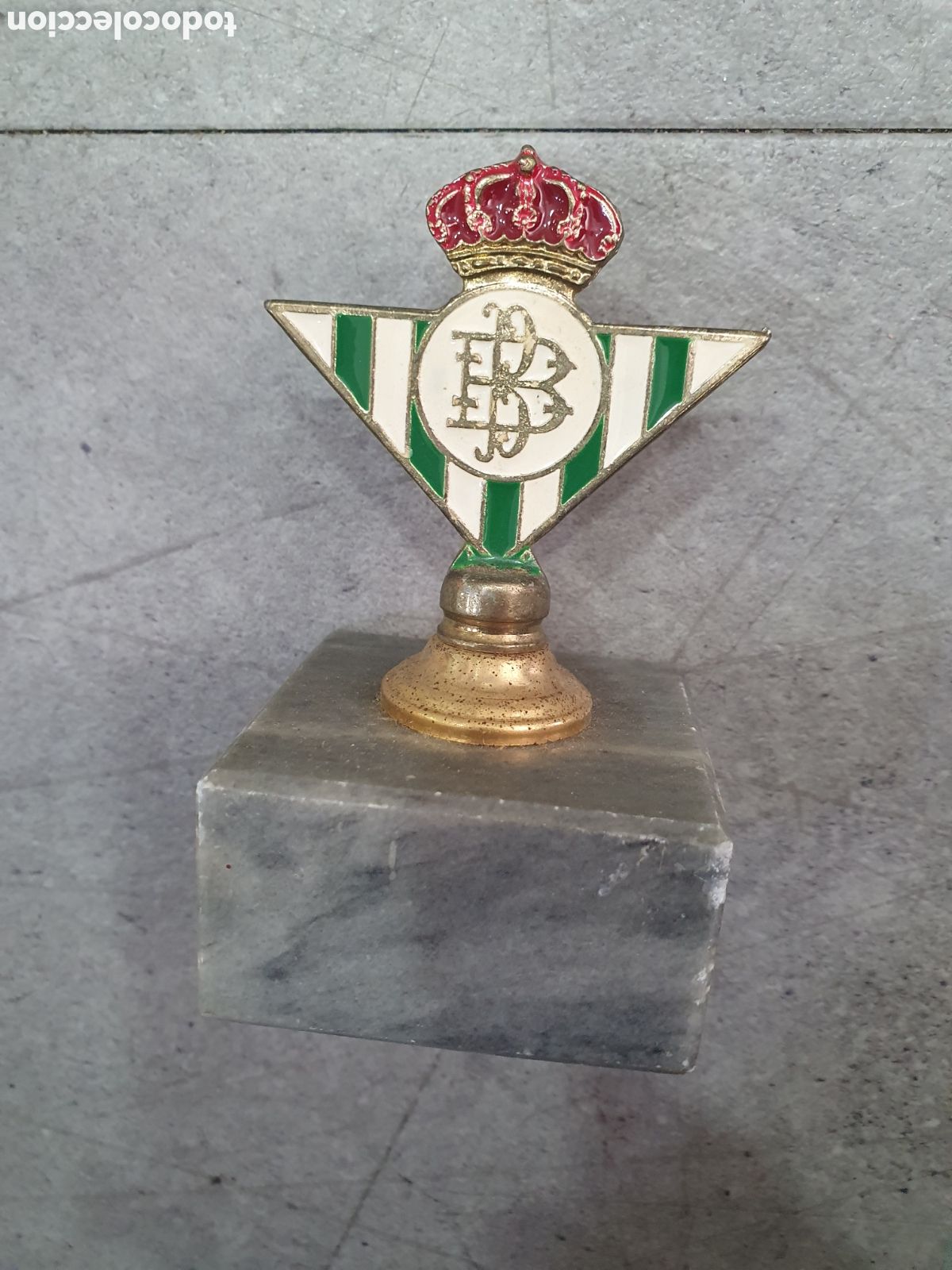 Coleccionismo deportivo: Escudo f&uacute;tbol Betis. (L37)