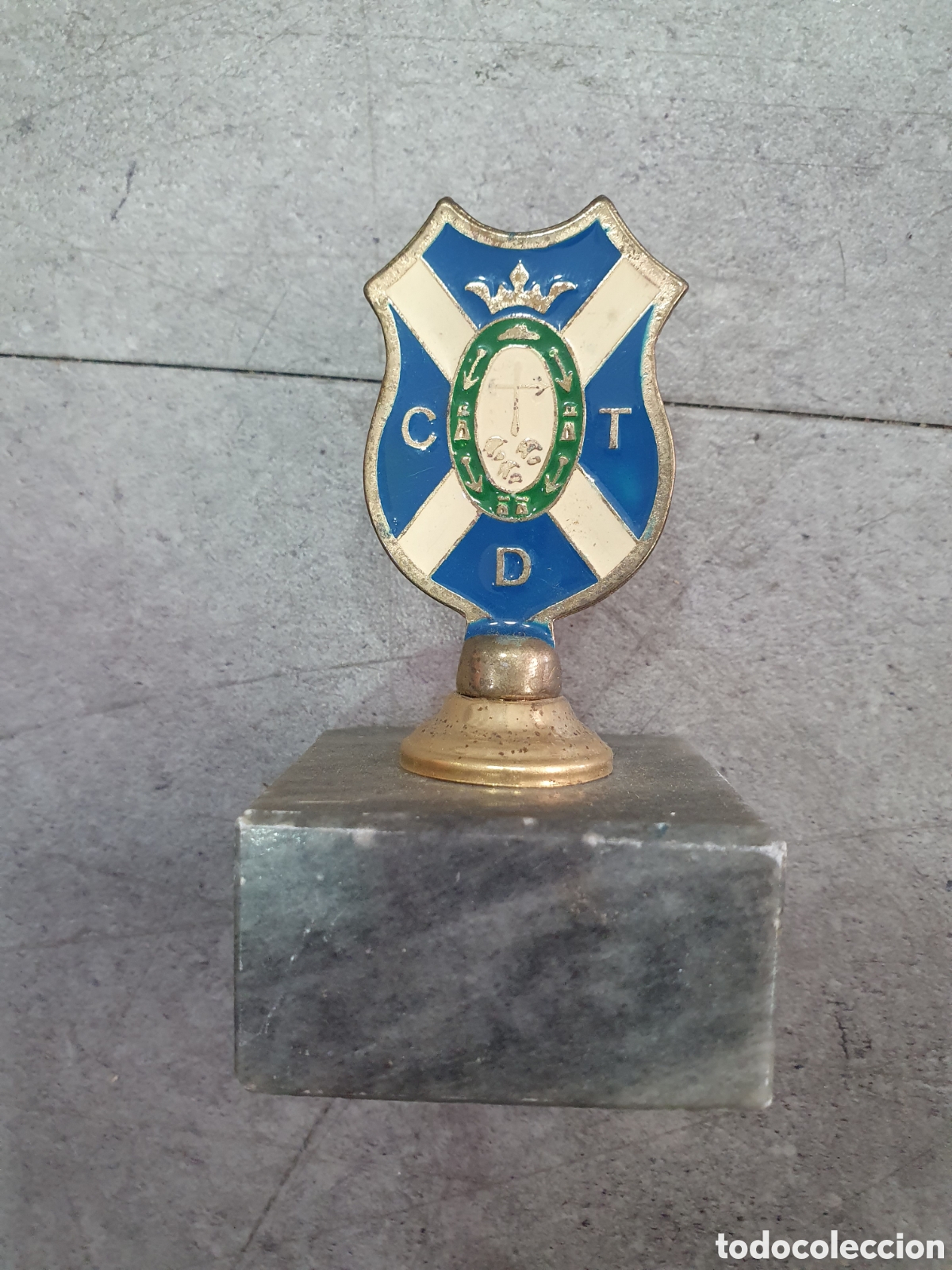 Collezionismo sportivo: Escudo f&uacute;tbol Club Deportivo Tenerife. (L37)