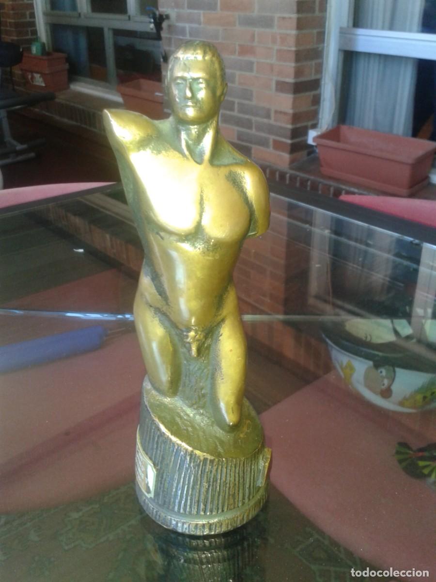 Sports collectibles: Escultura premios Delfos 1997