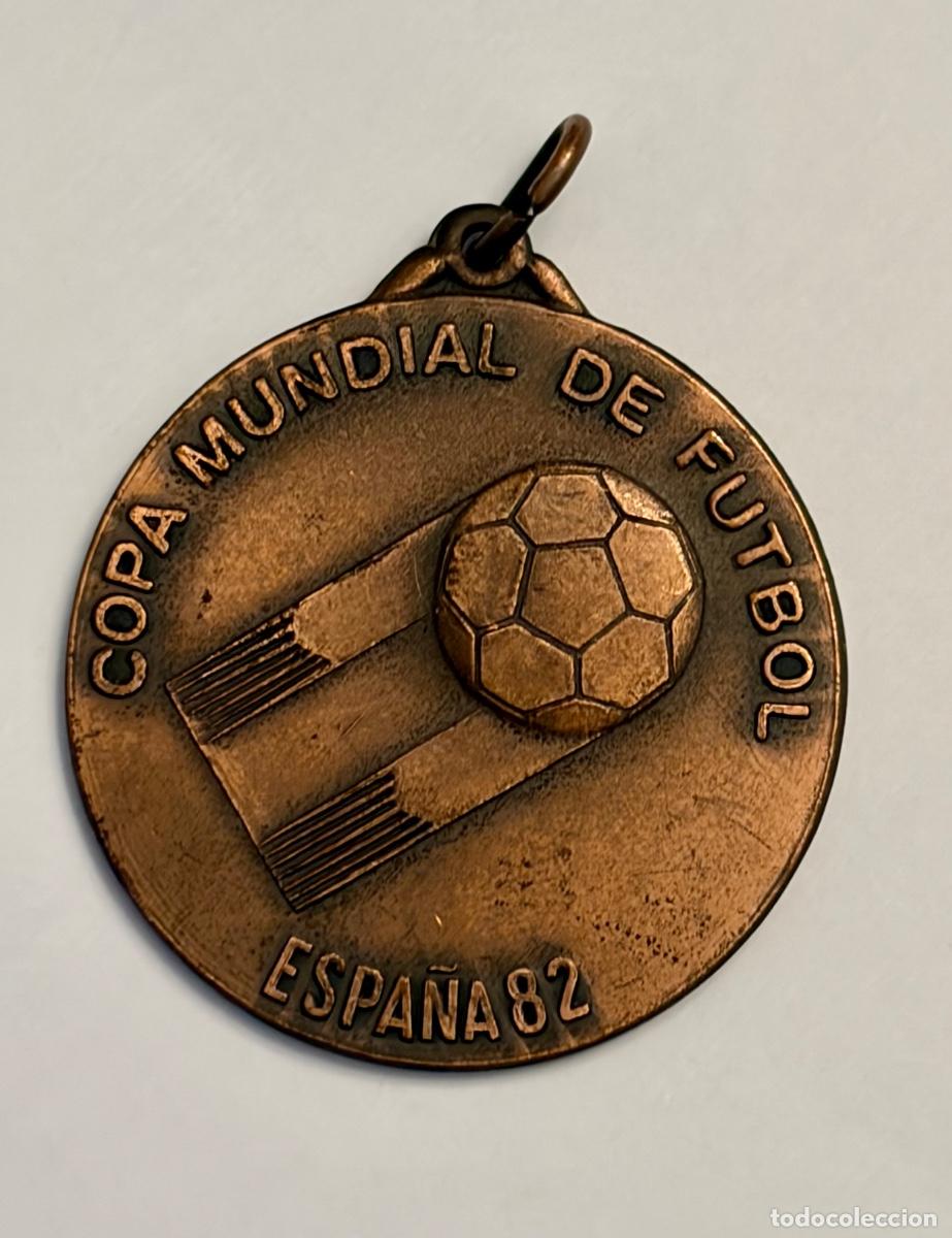 Coleccionismo deportivo: Medalla Copa del Mundo F&uacute;tbol Espa&ntilde;a 82 Participante Ceremonia Inaugural Estadi Camp Nou 1982
