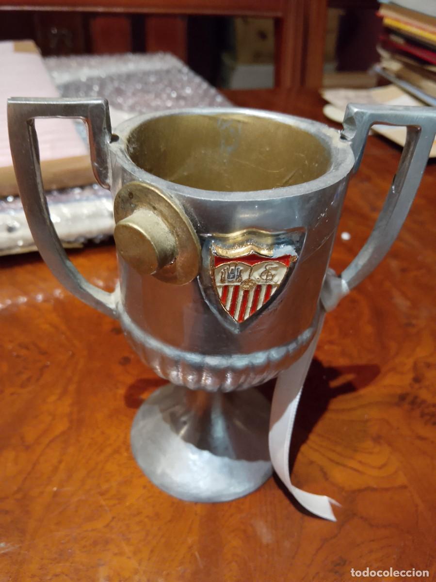 Coleccionismo deportivo: Antigua copa replica Sevilla fc 12,5 cent&iacute;metros