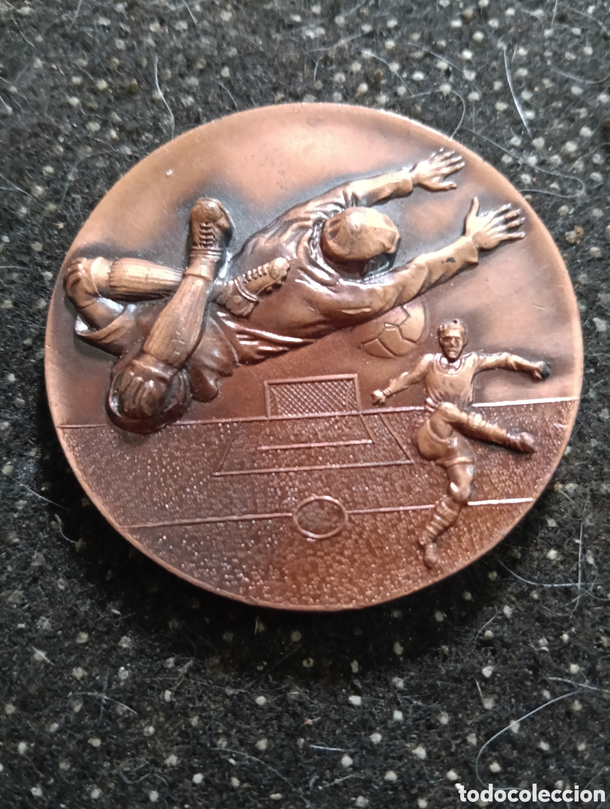 Sammelleidenschaft Sport: Medalla de la Inauguraci&oacute;n en 1972 del campo del Club deportivo San Andres, Barcelona mide 5 cm de d