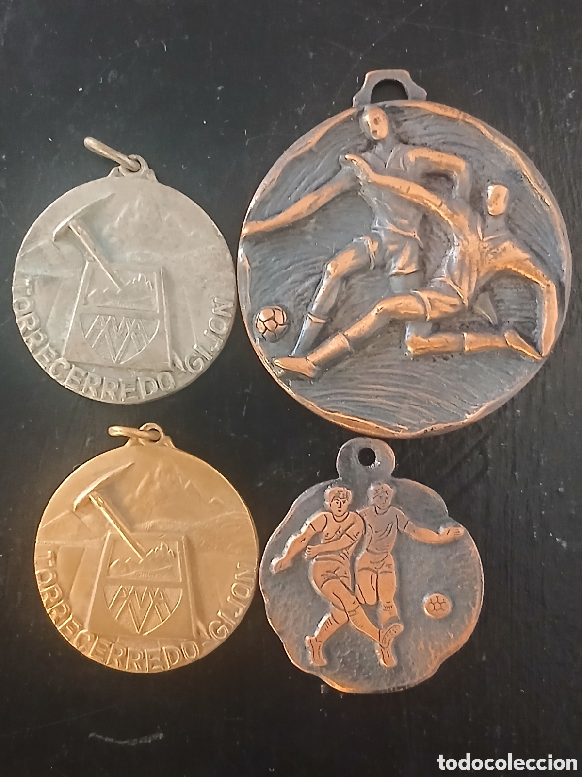 Coleccionismo deportivo: Lote, 4 Medallas, F&uacute;tbol Sala, Campeonato, Albarrosa, 1980, Conmemorativas, Coleccionismo Deportivo,