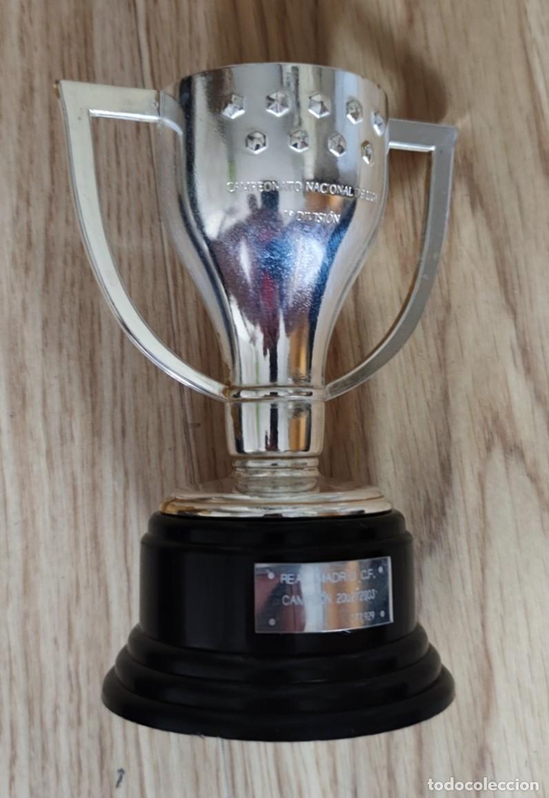 Coleccionismo deportivo: COPA CAMPEON LIGA REAL MADRID 2002-03 REPLICA TROFEO 15 CENTIMETROS