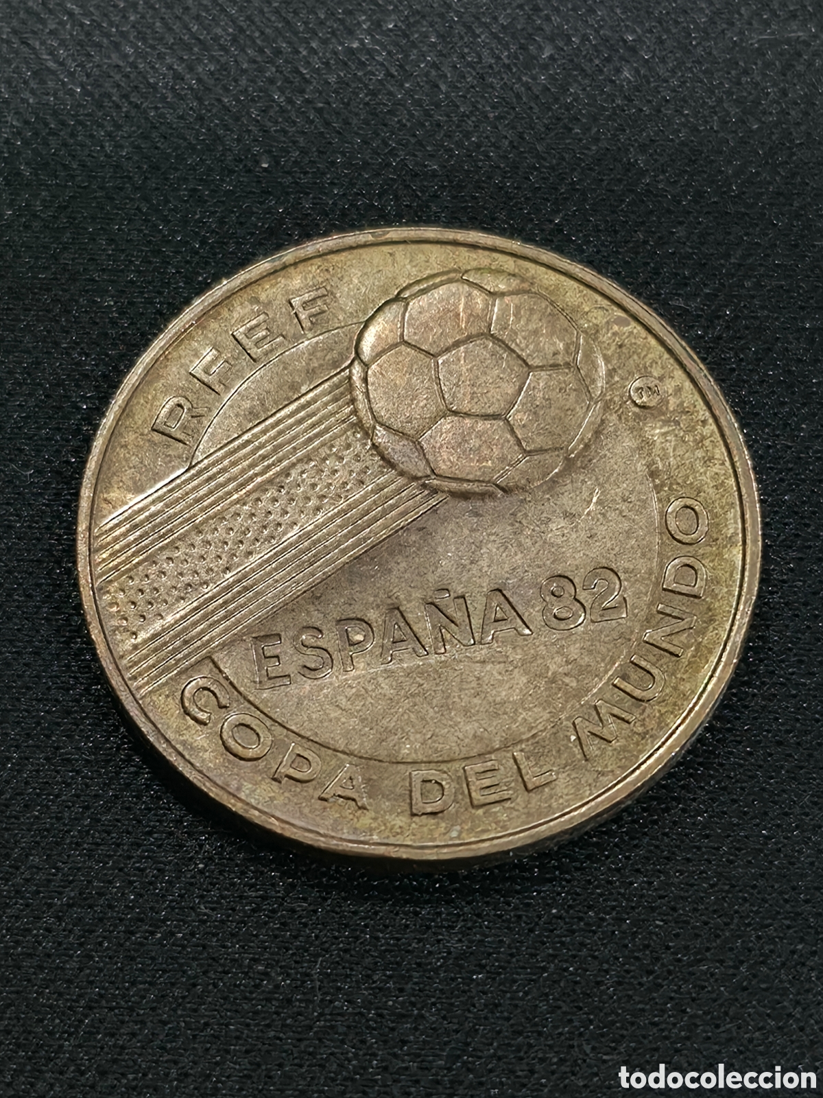Coleccionismo deportivo: Moneda conmemorativa RFEF Mundial 82 - URUGUAY 1950 - PEDIDO M&Iacute;NIMO 5&euro;