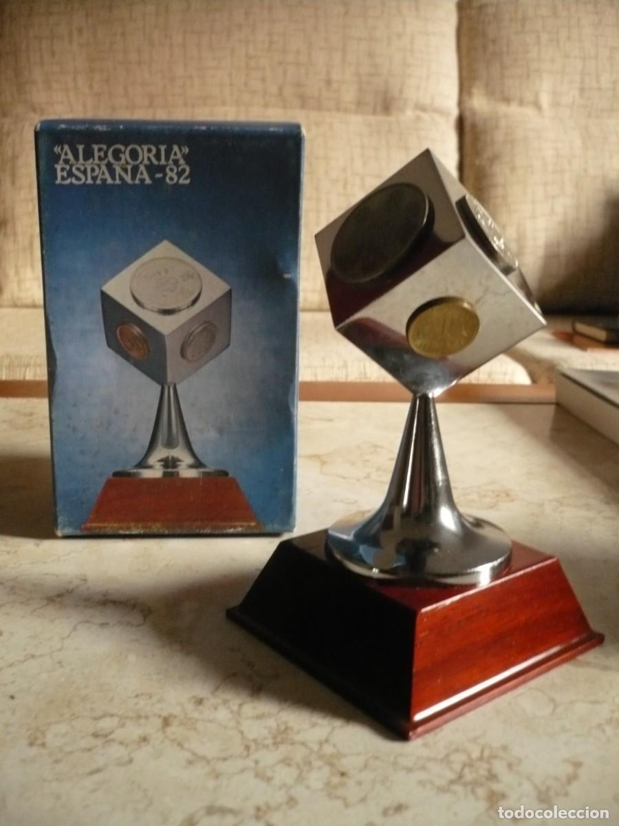 Collezionismo sportivo: Trofeo mundial Espa&ntilde;a 82 con monedas conmemorativas