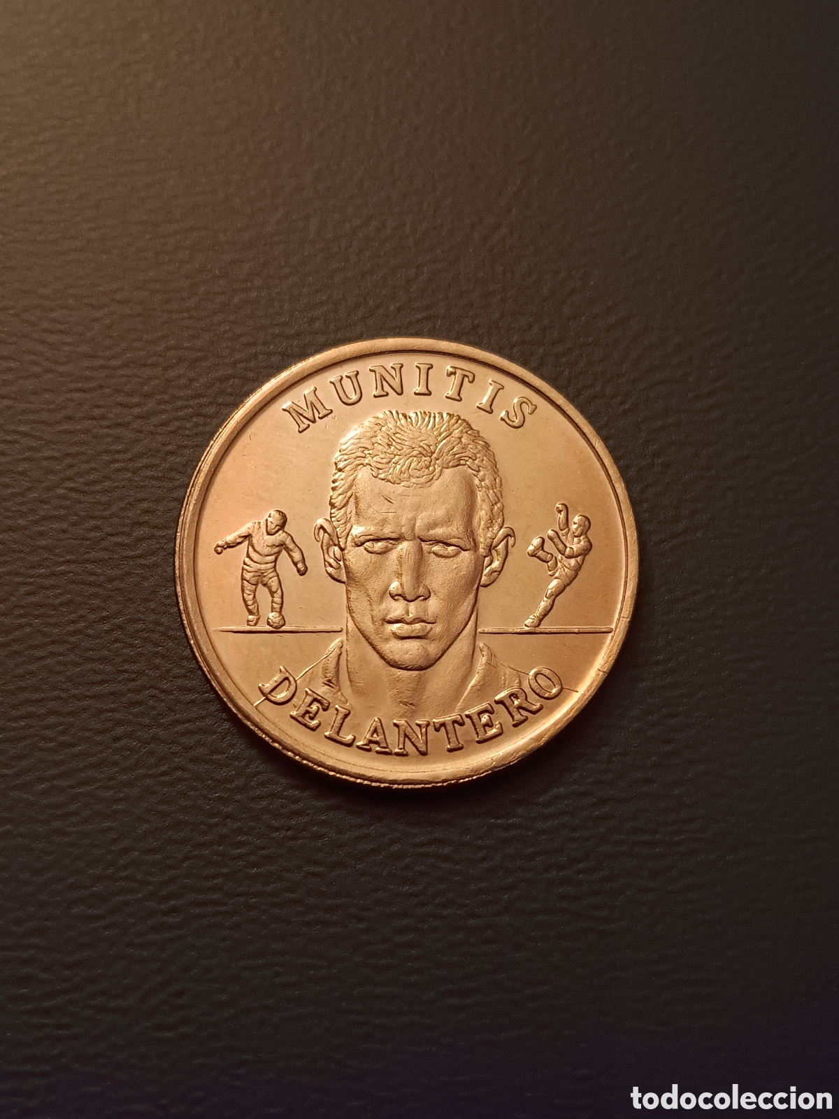 Colecionismo desportivo: MUNITIS - LA COLECCI&Oacute;N OFICIAL DE MEDALLAS DE LA SELECCI&Oacute;N FUTBOL 2000