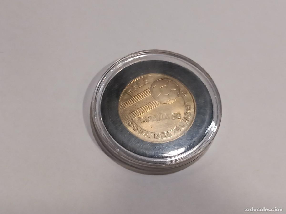 Collezionismo sportivo: MONEDA CAMPEONATO DE F&Uacute;TBOL ESPA&Ntilde;A A&Ntilde;O 1982 CON SU ESTUCHE ORIGINAL / COMPRA MIN&Iacute;MA 5 &euro;