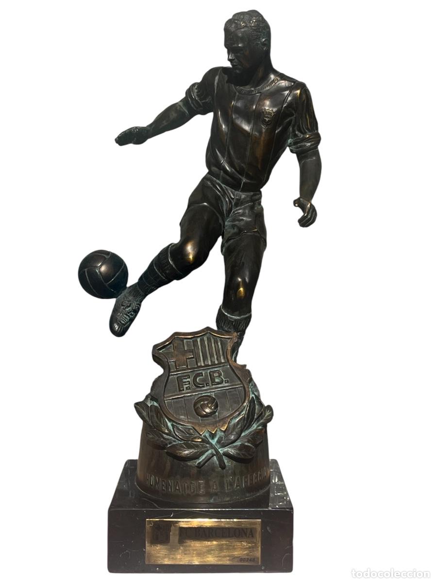 Collectionnisme sportif: ESCULTURA DE KUBALA,F.C.BARCELONA,HOMENAJE A LA AFICION,OBRA DE EUSTAQUIO SEGRELLES NUMERADA