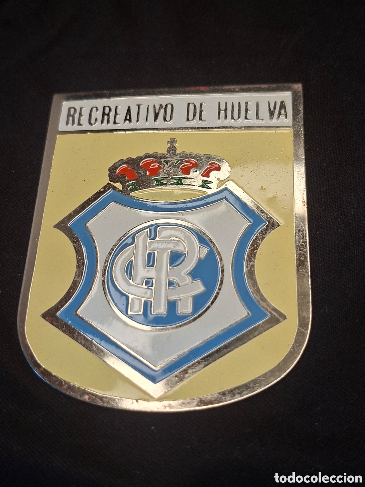 Collezionismo sportivo: Black a esmaltada con escudo del recreativo de Huelva. MTC5