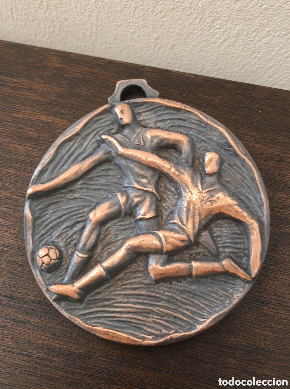 Coleccionismo deportivo: Medalla antigua de bronce de f&uacute;tbol sala del a&ntilde;o 1980