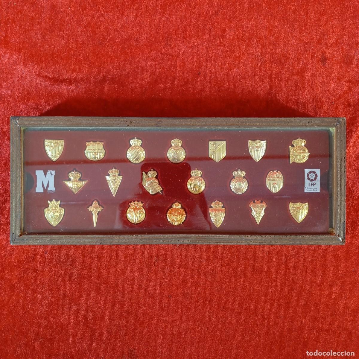Coleccionismo deportivo: COLECCION DE INSIGNIAS - CHAPADAS E ORO - TEMPORADA 2003-2004 - LFP - PERI&Oacute;DICO DEPORTIVO ESPA&Ntilde;OL