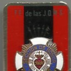 Medallas históricas: MUY RARA MEDALLITA DEL CORAZON DE JESUS SECCION DE HONOR DE VALLADOLID PEGADA EN BANDERA DE F.E . Lote 46984962