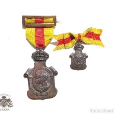Medallas históricas: MEDALLAS HOMENAJE DE LOS AYUNTAMIENTOS A LOS REYES AÑO 1925