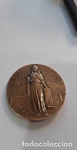 Medallas hist&oacute;ricas: Medalla Art Nouveau por Adolphe Rivet.