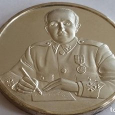 Medallas históricas: MEDALLA-FRANCO FIRMA EL ULTIMO PARTE DE GUERRA PLATA 32,45GR.PROOF SC ( P220 )