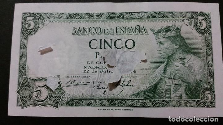 M&eacute;dailles historiques: ESPA&Ntilde;A-BILLETE- ERROR 5 PESETAS 1954 BURBUJAS EN EL PAPEL RARO ( T126 )