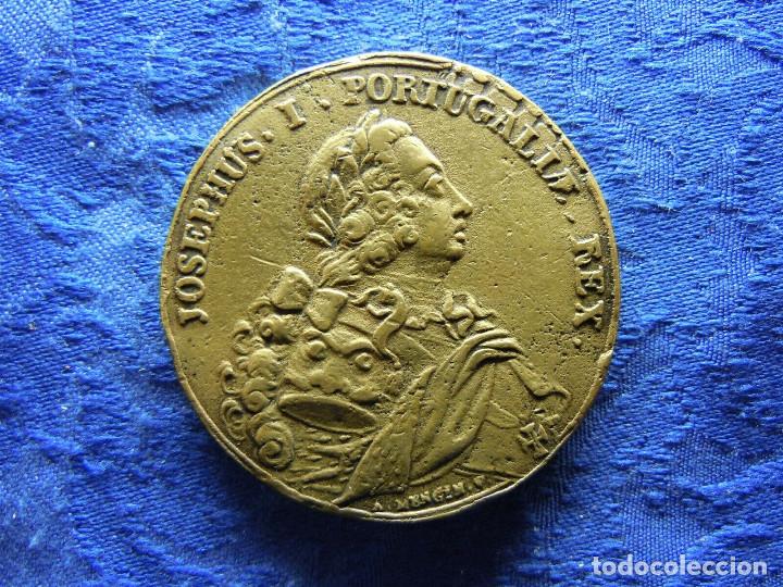 030 MEDALLA PORTUGAL JOSÉ I , APROX 47 MM Y 56 GR (Numismática - Medallería - Histórica)