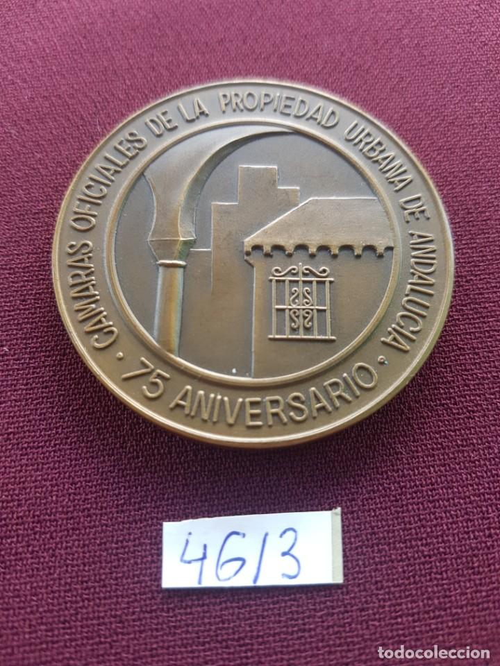 M&eacute;dailles historiques: Medalla. 75 aniversario camaras propiedad urbana de Andaluc&iacute;a