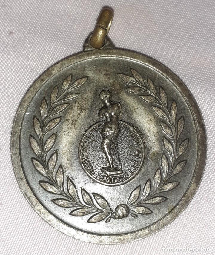 M&eacute;dailles historiques: Antigua medalla campeonato peluqueros de se&ntilde;oras 1972
