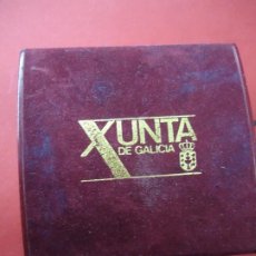 Medallas históricas: MEDALLA LUIS PIMENTEL 1990 XUNTA DE GALICIA EN SU CAJA MIDE 6 CM. DE DIÁMETRO