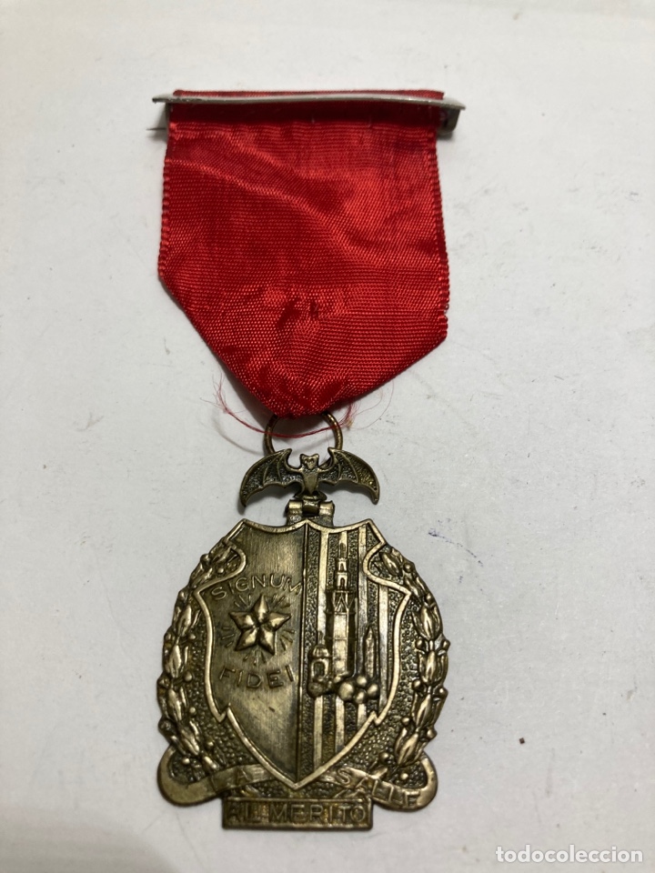 M&eacute;dailles historiques: MEDALLA SIGNUM FIDEI COLEGIO &rdquo;LA SALLE&rdquo; AL MERITO 1955 muy rara
