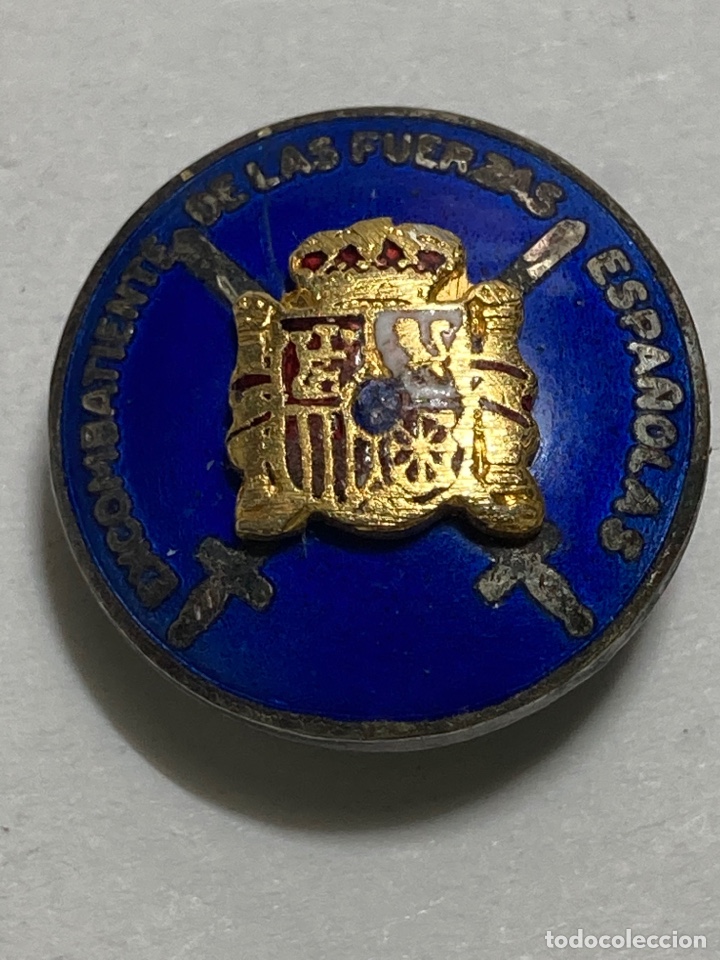 M&eacute;dailles historiques: Pin de solapa Excombatiente de las fuerzas espa&ntilde;olas y esmalte antiguo/pin8