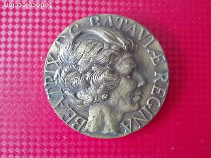 Historical Medals: MEDALLA BEATRIX DG BATAVIAE REGINA .- ROTERODAMUM - BRONCE
