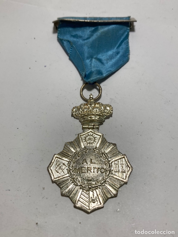 M&eacute;dailles historiques: Medalla al M&eacute;rito con banderola
