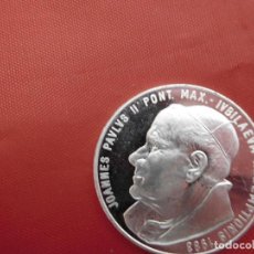 Medallas históricas: MEDALLA DE METAL DE LA VISITA DEL PAPA, JUAN PABLO II A CZESTOCHOWA. Lote 312771023
