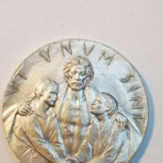 Medallas históricas: MEDALLA VATICANO 1975, AÑO JUBILIAR ROMANO. Lote 319334213