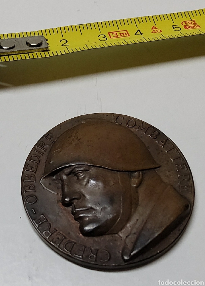 Medaglie storiche: Medalla antigua en bronce. Musollini