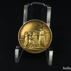 Medallas históricas: ANTIGUA MEDALLA DE PLATA DORADA AÑO 1842 MONTAGNY. Lote 347502743