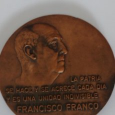 Medallas históricas: GRAN MEDALLA FRANCISCO FRANCO ESCUDO ESPAÑA LA PATRIA SE HACE Y SE ACRECE CADA DIA - DIAMETRO 8CM