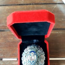 Medallas históricas: MEDALLA PLACA MILITAR POLICÍA MUNICIPAL ÉPOCA FRANQUISTA TAL Y COMO SEVE EN LAS FOTOS. Lote 365725356
